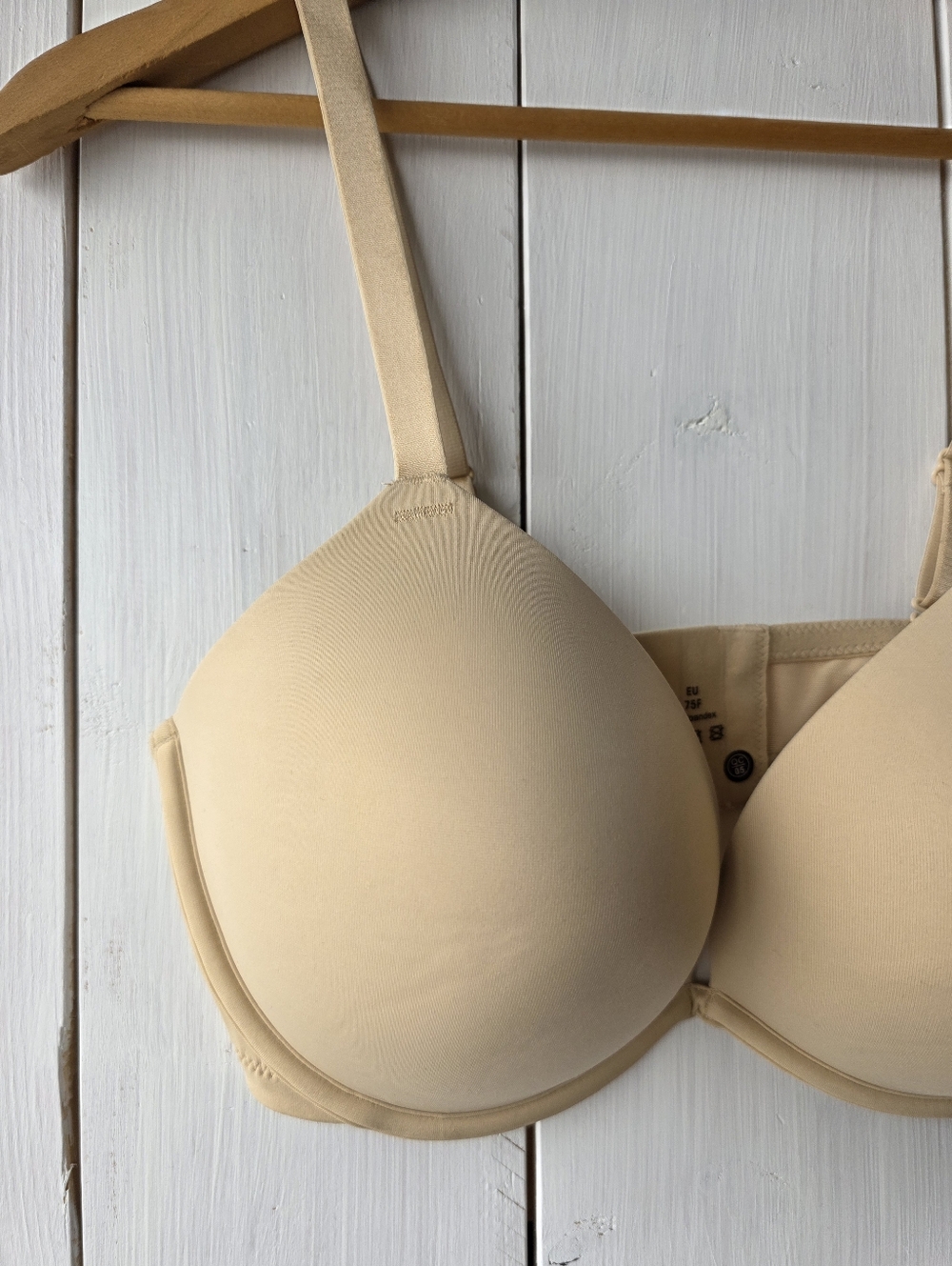 Wingslove Deep V Padded Push Up Bra with Underwire Nude NWT Size 34DDD - Picture 2 of 11
